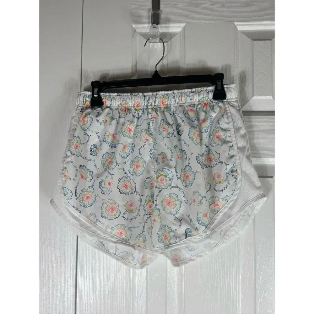 Nike Womens Athletic Shorts Size M